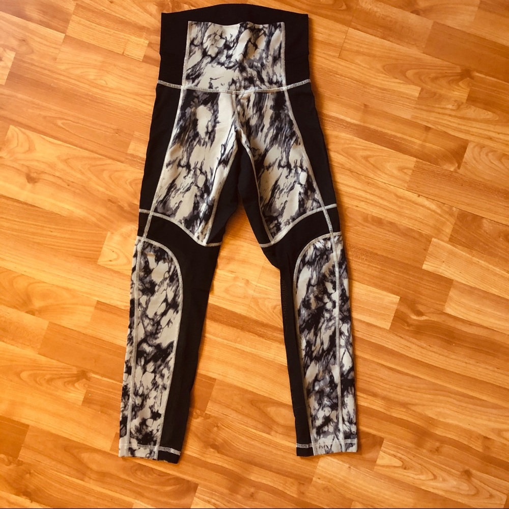 Lululemon wunder under special edition